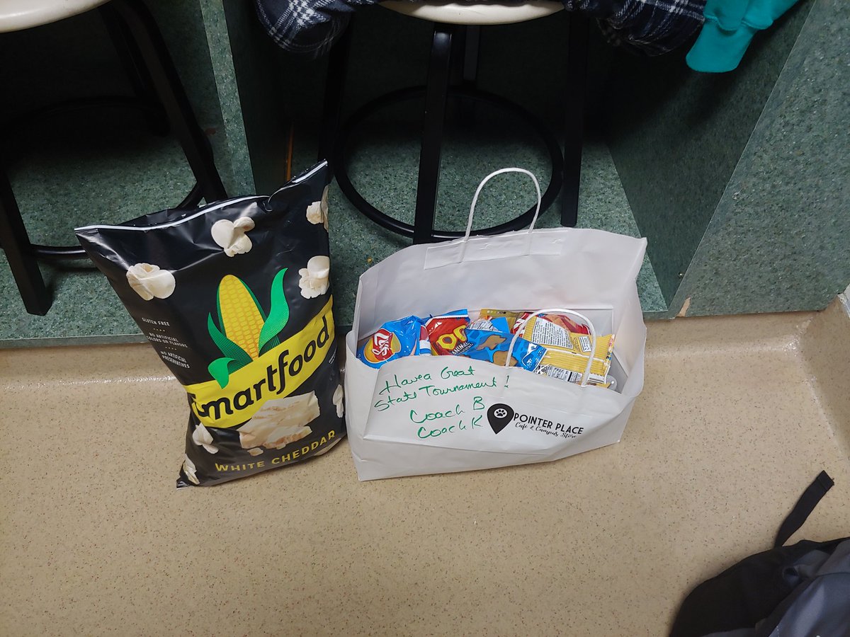 vbladypointers's tweet photo. Thank You to our parents that made the awesome Goody Sacks &amp; Cookies for the Lady Pointers State Tourney Trip.  We appreciate all you do!
GO VB!!! https://t.co/gcNqHR617f