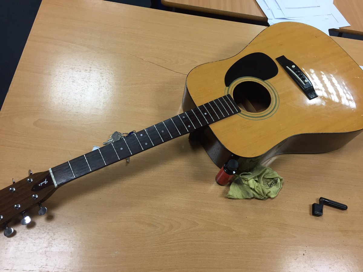 W6FCPerform's tweet photo. Restored this broken fender dreadnought back to its former glory today and it sounds ace #DIY #lookafteryourinstrumentscats @RecordsRonno https://t.co/NjkBZJPj1K