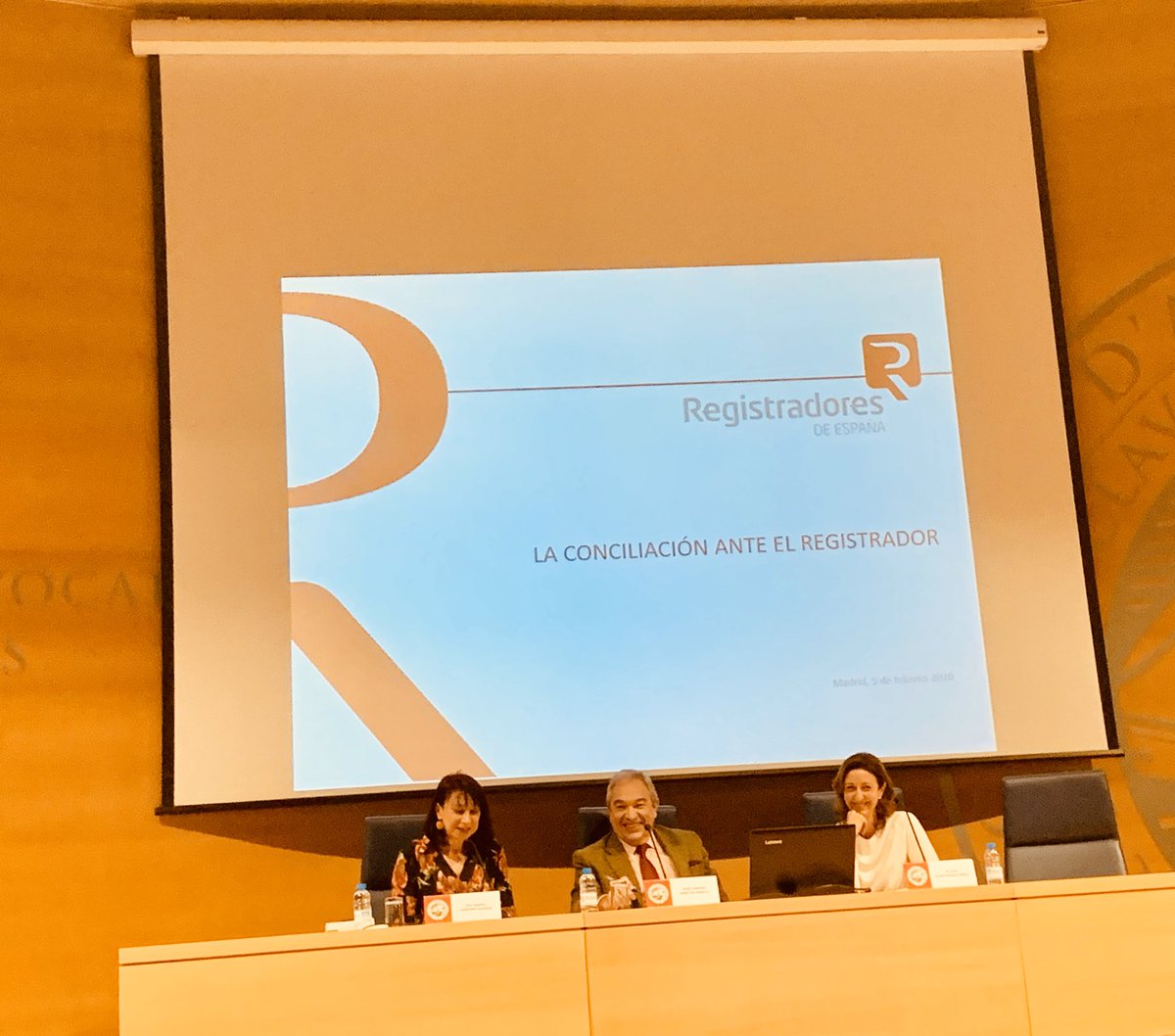 imibalears's tweet photo. Presentes en charla sobre #conciliación ante el #registrador en @icaib https://t.co/HgcZBAkXZo