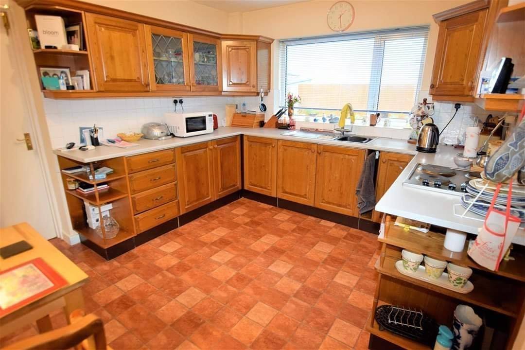 Nina Estate Agents tweet media