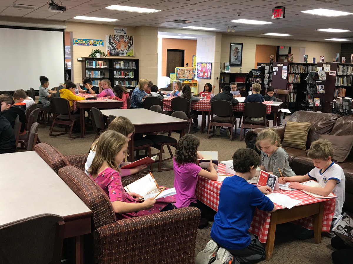 PatKulie's tweet photo. Exciting book tasting in the library at the 3rd grade cafe!#Winfield34 https://t.co/QizG35knNJ