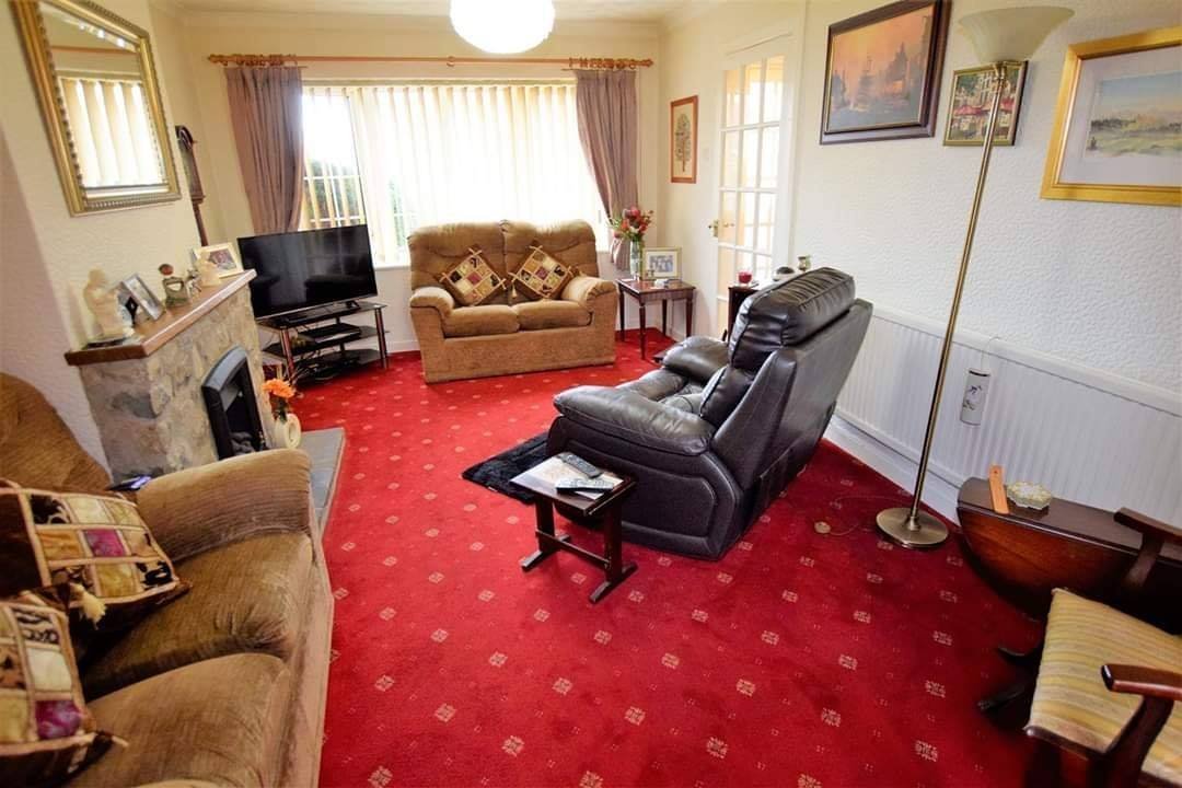 Nina Estate Agents tweet media