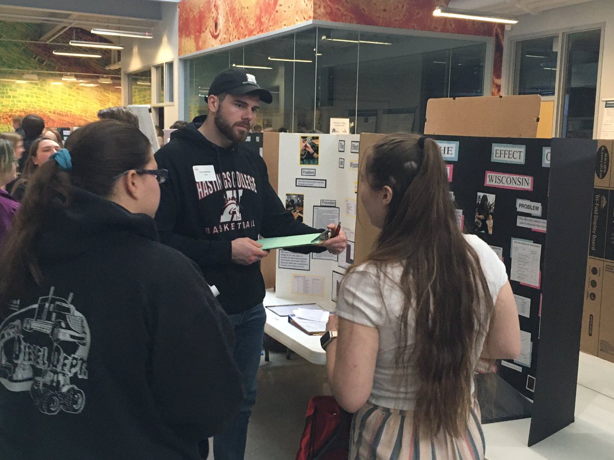 andetlefsen's tweet photo. 5/ @NebAcadSci NJAS Meet @HastingsCollege Senior Level presentations @ccpsactivities #bisonscience #sciencefair #research https://t.co/KqXtTaukNl