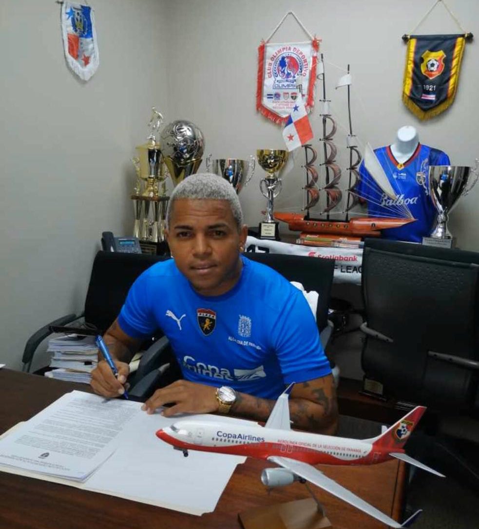 futbol_507's tweet photo. ¡Vaya refuerzo😱!⠀
⠀
Nelson “El Ruso” Barahona llega al @cdplazaamador para este Apertura 2020.⠀
⠀
A falta de confirmación el colonense podría debutar en la jornada 10 @LPFpanama ⠀
⠀
#F507🇵🇦⚽ https://t.co/G9t4OekGdW