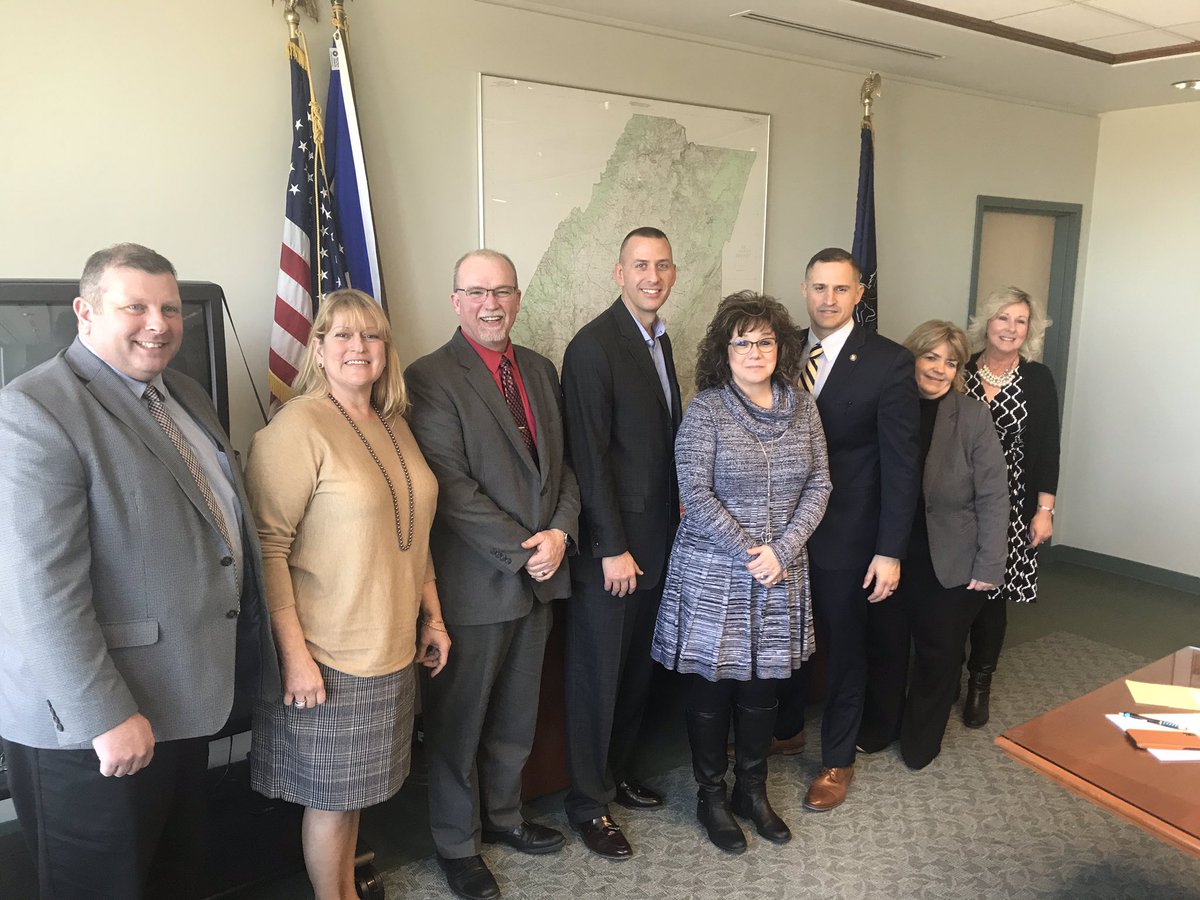 JoeDeFeliceHUD's tweet photo. Great conversation w #SomersetCountyPA re regulatory barriers as well as what is available to them to compliment their #OpportunityZone. Was very happy to be joined by the County Commissioners, Redevelopment Authority & staff from Senator Casey & Rep Joyce #SWPA2020 #HUDR3 https://t.co/pMl0h1Ou0q