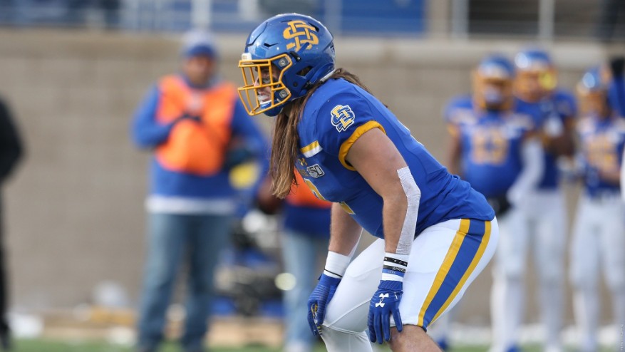 SamHerderFCS's tweet photo. Before he ever played in a game at SDSU, @C_JJ_Rozeboom's LBs coach told him he could play in the pros.

With just 1 D1 offer, Rozeboom thought that was crazy talk.

After 4 All-American seasons, it's now become a reality.

Feature: https://t.co/i9aBU86O6e https://t.co/pRUAL7tQM3