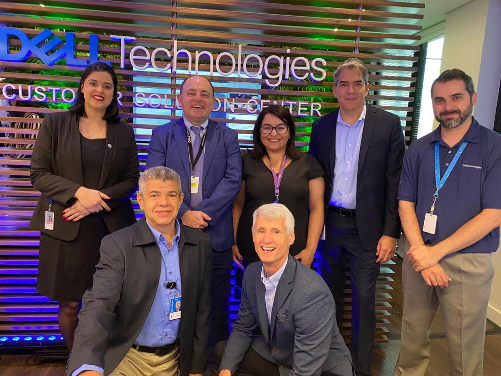 RietReis's tweet photo. We're open! Today we reopened our @DellTechSolCtrs São Paulo at Dell Technologies São Paulo site. Bringing more technological features in our data center lab and rooms, we are eager to let our customers be part of the digital transformation with us! @DesOS_CSC @GoudardDellEMC https://t.co/JzTKkTJlak
