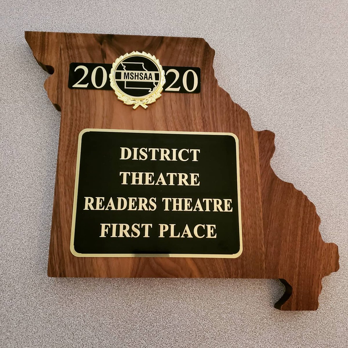 KickapooTheatre's tweet image. KICKAPOO THEATRE IS HEADED TO STATE! 🎭

Yesterday, we competed at districts. Reader's Theatre took 1st with the honor of All District Ensemble!

Jonah Clenney and Ava Araujo-Tice received All District Cast in a One Act Play!

@KickapooChiefs @officialsps