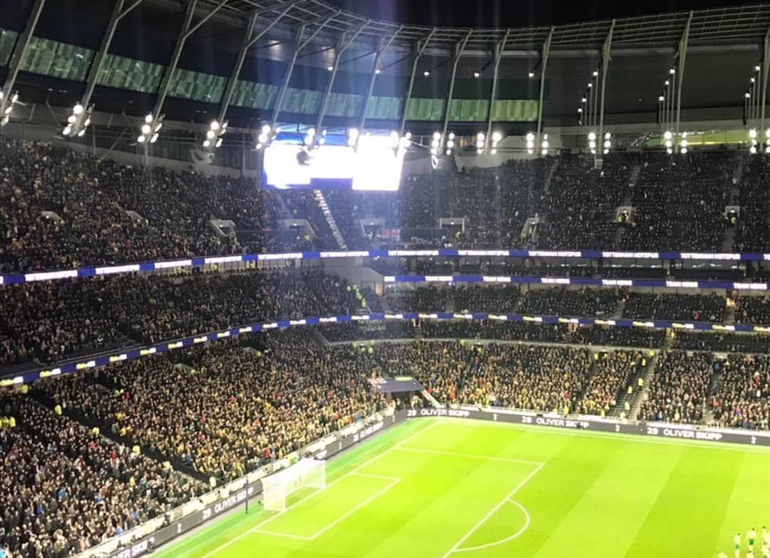 worldofawaydays's tweet photo. 9,000 Norwich City away at Tottenham Hotspur Stadium, Spurs. It's the most away fans that have been at Tottenham's new stadium. It's a 109 mile one way trip from Norfolk #NCFC https://t.co/oqcplii3Zm