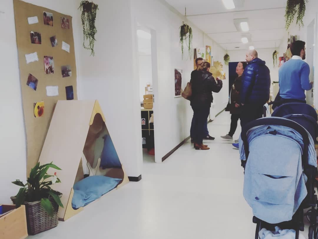 AFAmedi's tweet photo. Avui les famílies estem més orgulloses que mai de ser qui som. Gràcies a les + de 100 persones que ens han visitat. Us esperem al setembre 😉.  I moltes gràcies a les famílies del cole que han fet possible aquesta jornada.
 A totes elles: GRACIES!! SOU MOLT GRANS! ♥️ https://t.co/fs12DhzLUj