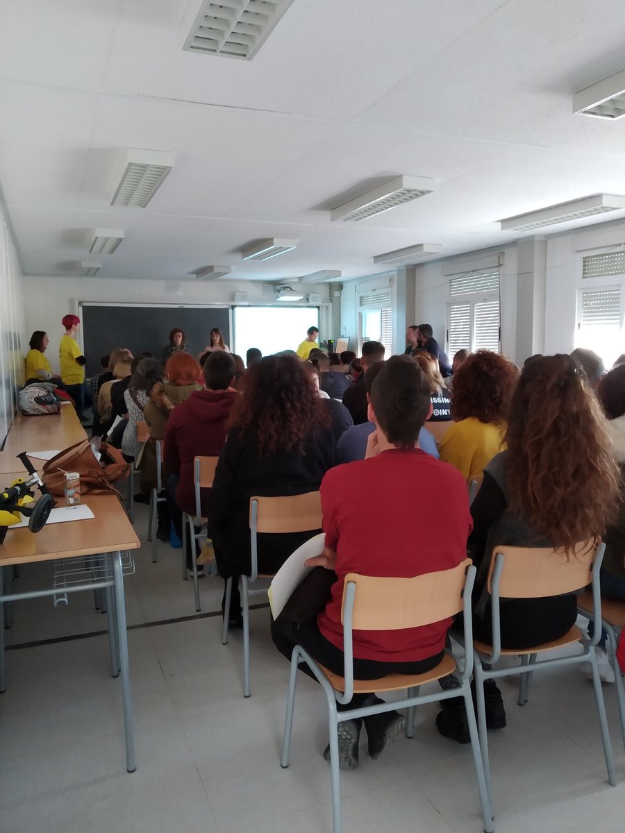 AFAmedi's tweet photo. Avui les famílies estem més orgulloses que mai de ser qui som. Gràcies a les + de 100 persones que ens han visitat. Us esperem al setembre 😉.  I moltes gràcies a les famílies del cole que han fet possible aquesta jornada.
 A totes elles: GRACIES!! SOU MOLT GRANS! ♥️ https://t.co/fs12DhzLUj