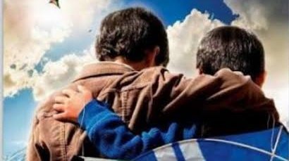 Şöyle dedi; ‘Çok korkuyorum.’ Neden, diye sordum. ‘Öyle mutluyum ki, Doktor. Böylesine büyük, müthiş bir mutluluk, insanı korkutuyor.’ Yine nedenini sordum, şöyle dedi: ‘Senin bu kadar mutlu olmana, ancak senden bir şey almaya hazırlandıkları zaman izin verirler.'

Uçurtma Avcısı