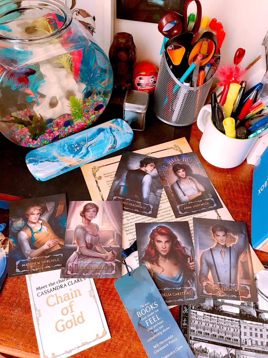 Maddimclark's tweet photo. ❤️❤️❤️❤️ #ChainofGold @cassieclare @IndigoTeen @chaptersindigo https://t.co/AXl9jeY9o0