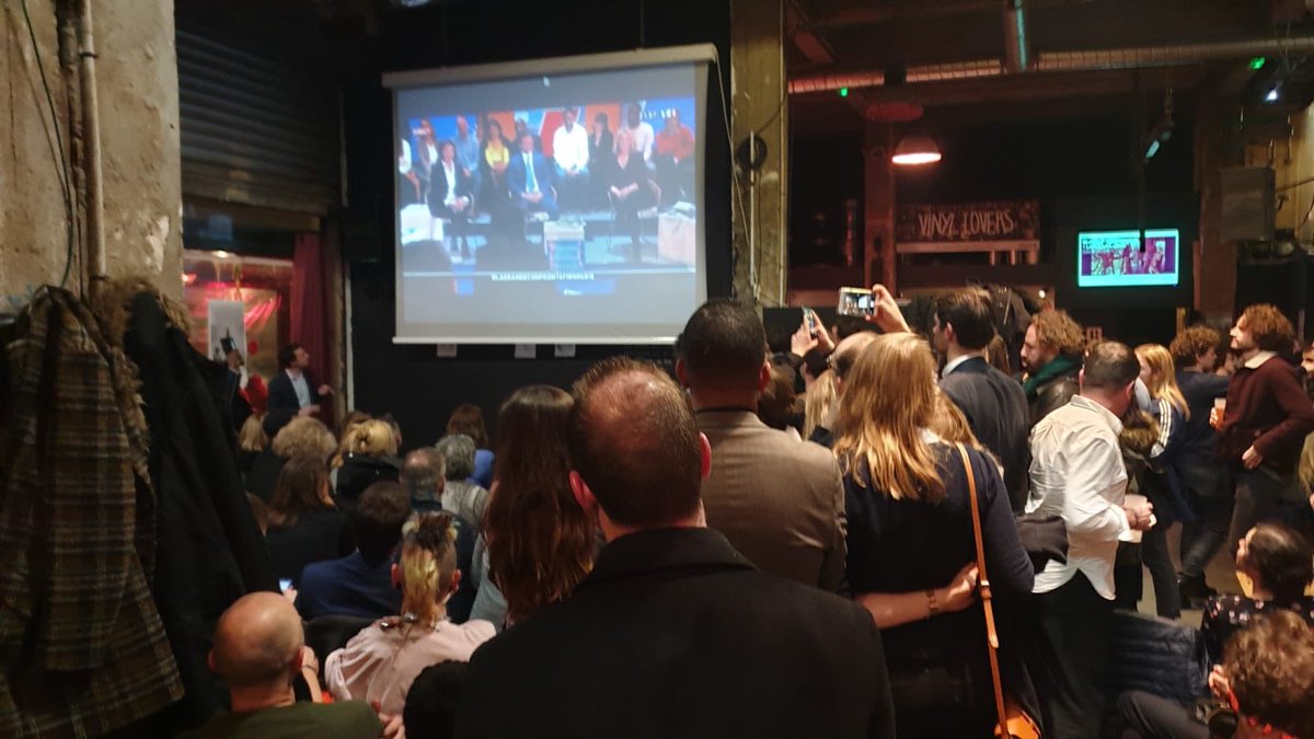 mahorchiche's tweet photo. Face aux enjeux de sécurité du quotidien le développement de la videoprotection et de la Police municipale sont des mesures attendues par les parisiens @Anne_Hidalgo @FrancoisDagnaud #LaGrandeConfrontationParis #ParisEnCommun #SupportParty #Paris https://t.co/PYZaHEKJ0L