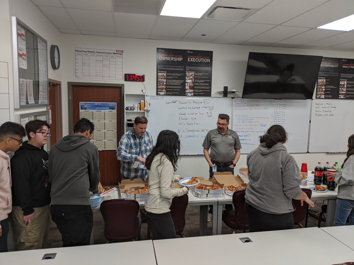 THaysCTE's tweet photo. Another amazing industry tour of @CircaLasVegas hosted by McCarthy. Desert Rose students had an educational experience and are motivated to enter the workforce. @OWINN29 @NVContractor @CTEinCCSD @ClarkCountySch @NevadaACTE https://t.co/fZCdsRwAGD