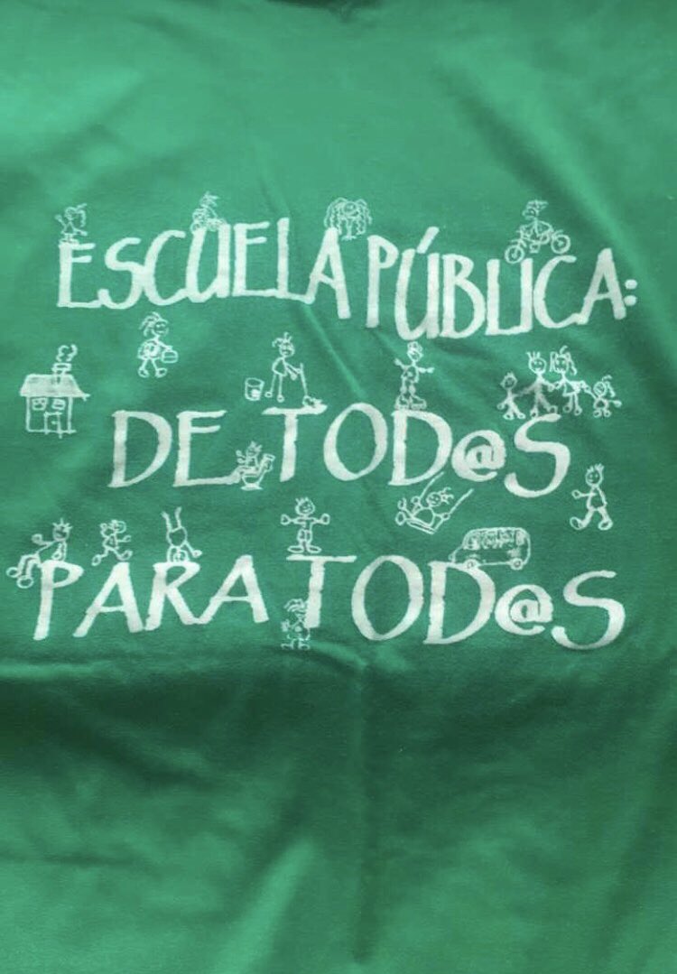 mayussss's tweet photo. Por una escuela pública y de calidad #4marzo #Málaga https://t.co/Hy13dOj2MY