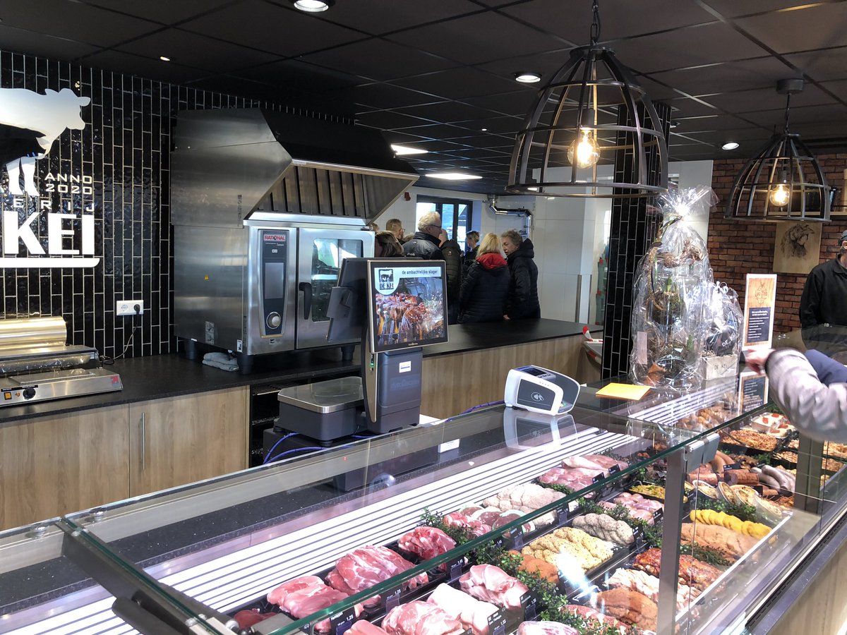 batsuitzendbur's tweet photo. Vanmiddag even bij de opening van Slagerij De Kei in #Vledder Een geweldig initiatief van #OttenInfra uit #Wapse Succes toegewenst! https://t.co/InpeoyByRu