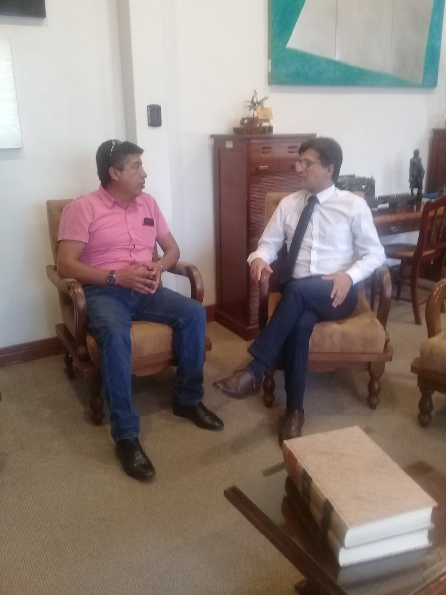 FuerzaObreraEC's tweet photo. Nuestro compañero Patricio Padilla Presidente del #AFUT mantuvo una reunión de trabajo con @PVanegas Rector de la @udecuenca
#FortalecimientoInstitucional
@goberazuay
@XavierBermudezL
@emov_ep
@albuja_ximena
#PatricioOrtiz https://t.co/8zcU5pusZB