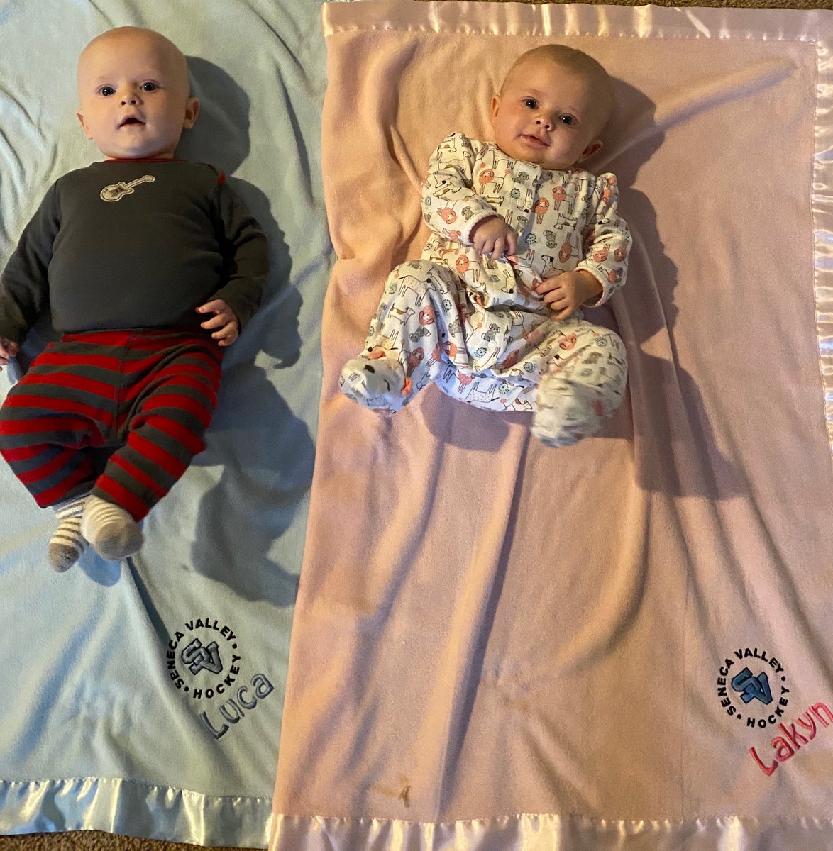 Mesisca kids are sure happy about the big win last night,  thanks to @SenecaHockey board for the awesome blankets!  On to round 2. #PensCup