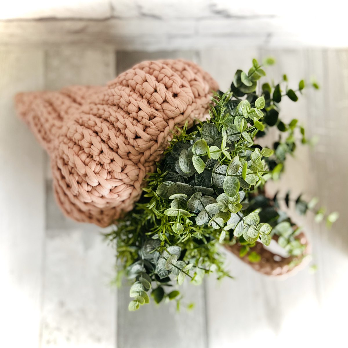 1980Val's tweet photo. Découvre mon univers de crochet : les tutoriels sont disponibles sur ma page web ... retweet si tu aimes #crochet #chat #chats #hooked #panier #amigurumi https://t.co/XKt2kOLXb6