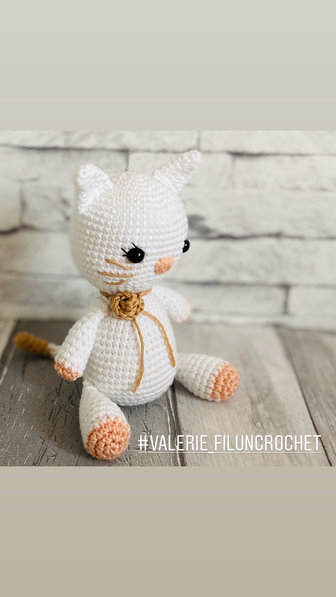 1980Val's tweet photo. Découvre mon univers de crochet : les tutoriels sont disponibles sur ma page web ... retweet si tu aimes #crochet #chat #chats #hooked #panier #amigurumi https://t.co/XKt2kOLXb6