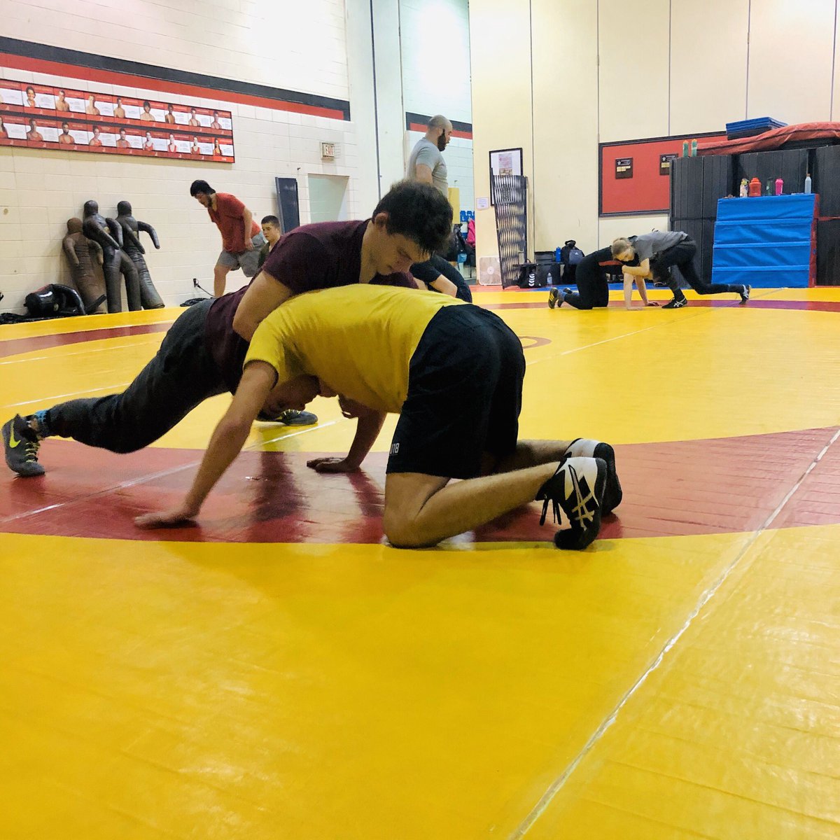UNBWrestling's tweet photo. 🔴⚫️WRESTLING WITH THE REDS🔴⚫️
Thanks to all the high school wrestlers who spent the last two days wrestling with the Reds. It was great having more young talent in the room from across NB! 🍁
#REDSWRESTLE #WRESTLEWITHTHEREDS https://t.co/2mK842eovn