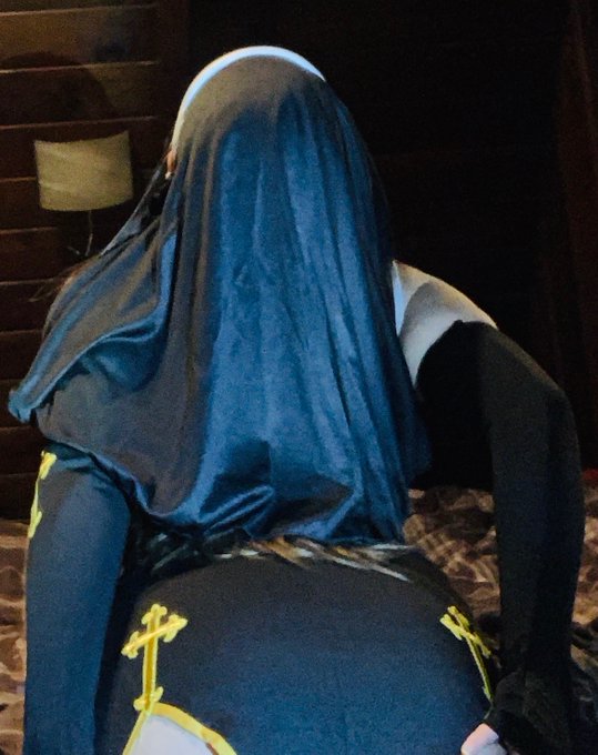 More of the naughty nun :)  Xo Katey https://t.co/8D1jeD0jNJ