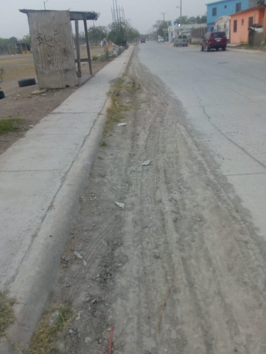 SPP_Reynosa's tweet photo. Limpieza de cordones y banqueta en calle Valentin Gomez Farías Colonia Nuevo Amanecer https://t.co/SDD8HogTQG