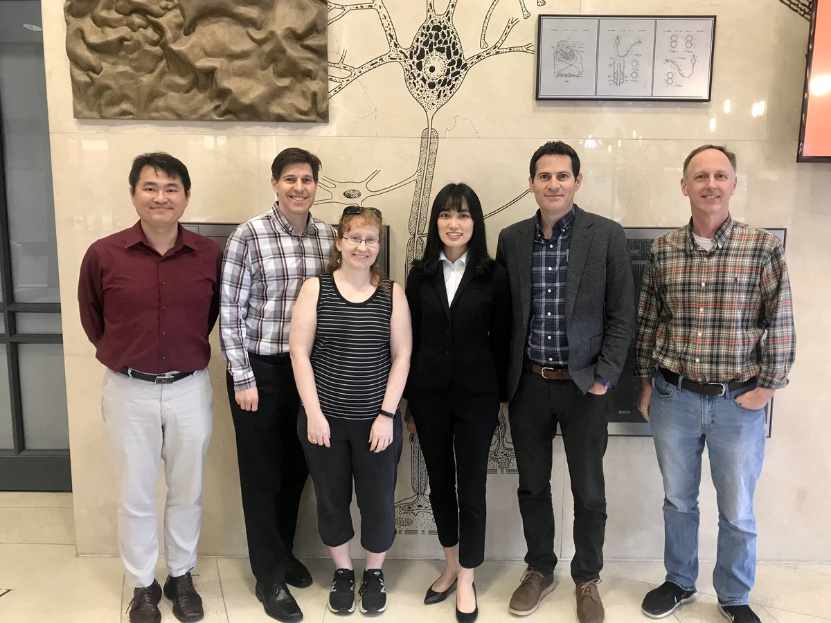 jwtunnell's tweet photo. Excellent job today by Yao Zhang successfully defending her PHD dissertation today! Co-advised by myself and Dr.  Mia Markey @utbmil @UTBiomedical https://t.co/MO7SLWuSIw