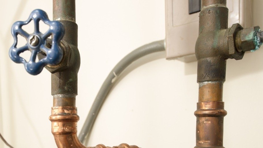CallParham's tweet photo. #WisdomWednesday 
Know the Location of Shut-Off Valves!

Before moving into a new home, note the location of the main shut-off valve and drain. You should also get acquainted with sewer line access points, in case you need to conduct periodic clean outs!
#callparham #5starservice https://t.co/BTnOrrcnAj
