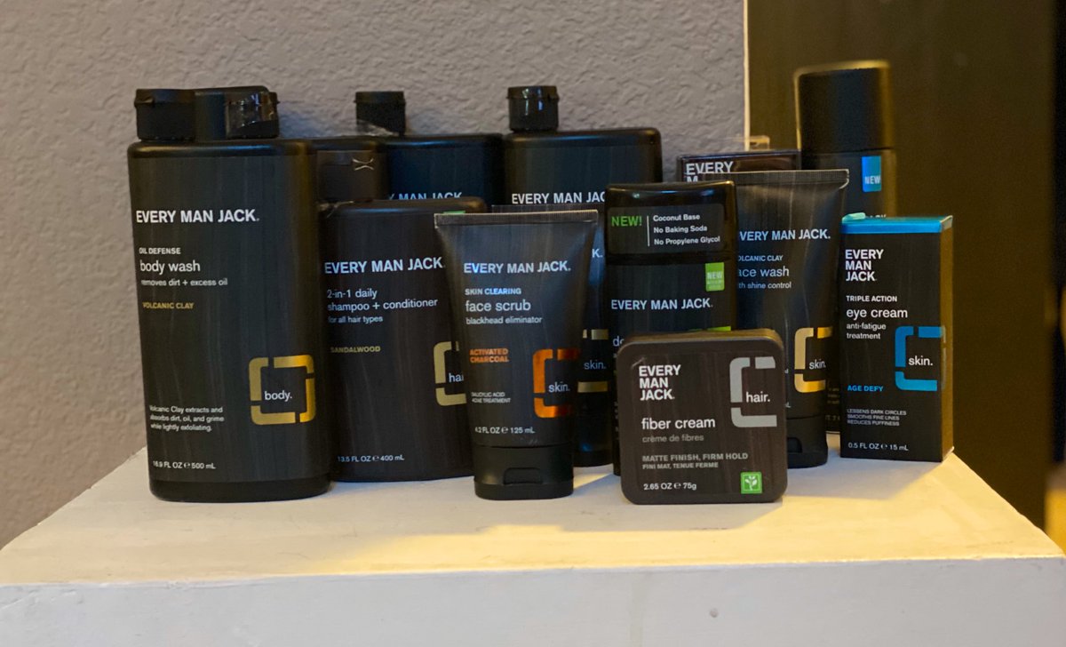 runblogaz's tweet photo. I may be a *little* addicted to @everymanjack now, but hey, I’ll be smelling good and looking fresh all year long! ❤️🙌🏻😎 #everymanjack #mensgrooming #rethinkyourroutine https://t.co/nqr98vpIl0