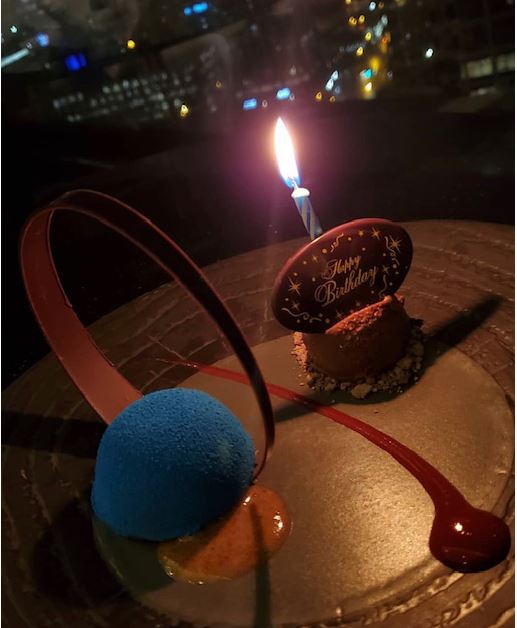 PolarisAtlanta's tweet image. May have been a Mule of a week, but you&apos;re halfway there! Thx. for these Super Pics Insta eazyeatsboston 📷 📷 📷 And HAPPY BIRTHDAY! 🎉 #moscow #mule #steak #birthday #wednesday #humpday