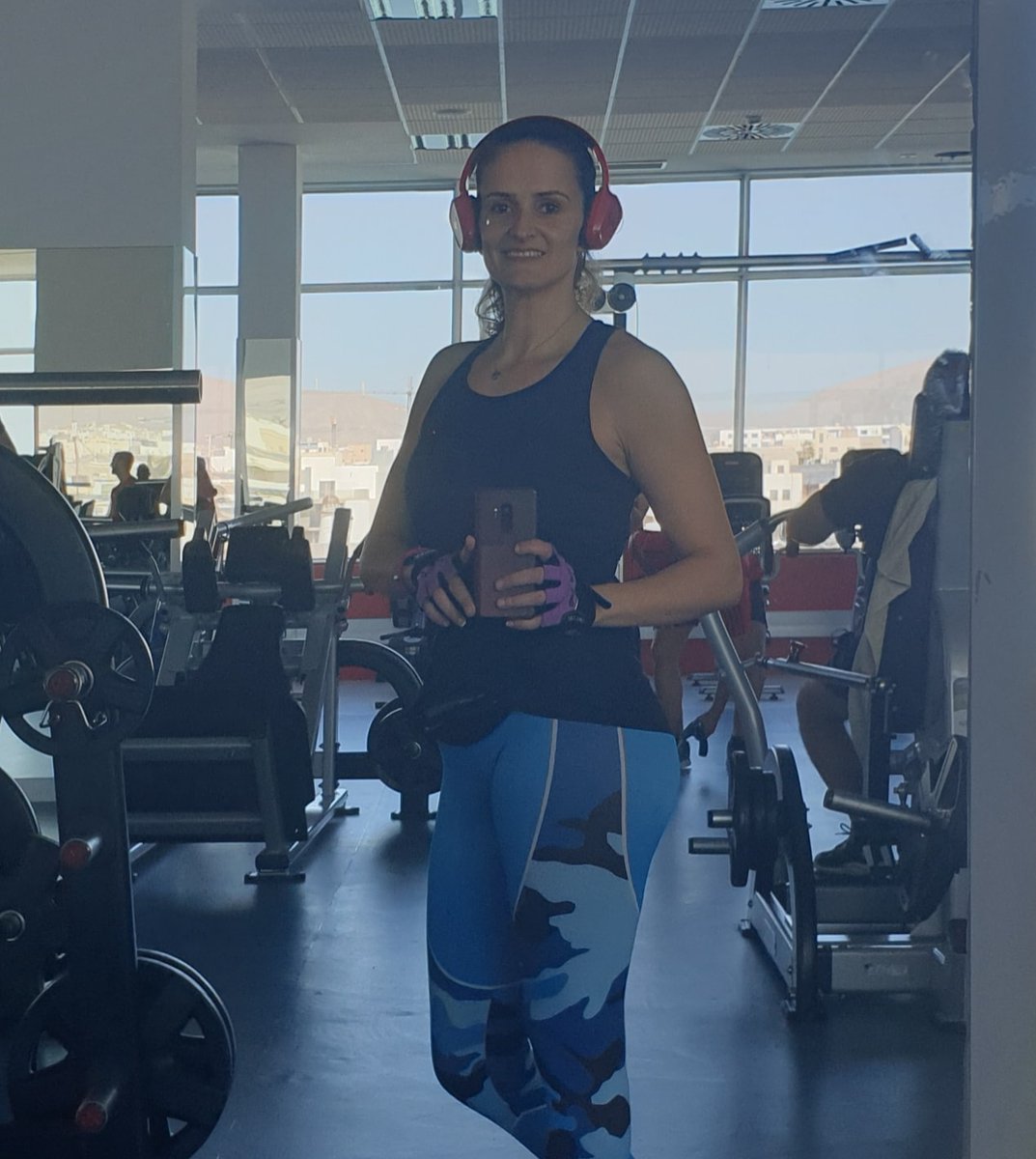 teruel1978's tweet photo. #marinalanzarote #macrofit #disfrutar #fitnessgirl #glúteos https://t.co/0xAfk5Y1cP