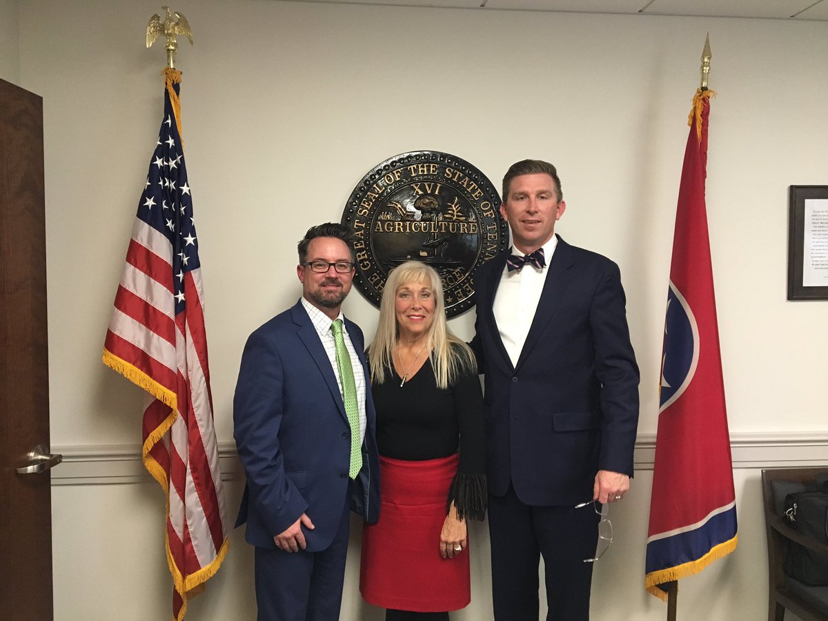legislativelady's tweet photo. TN Representative Ryan Williams hearing our concerns and issues to be best caregivers for our beloved residents and great place to work at #SignatureNation @THCATNCAL @JoeSteier @tnsoxfan @tweet2peggyking https://t.co/vFja1z6rlH