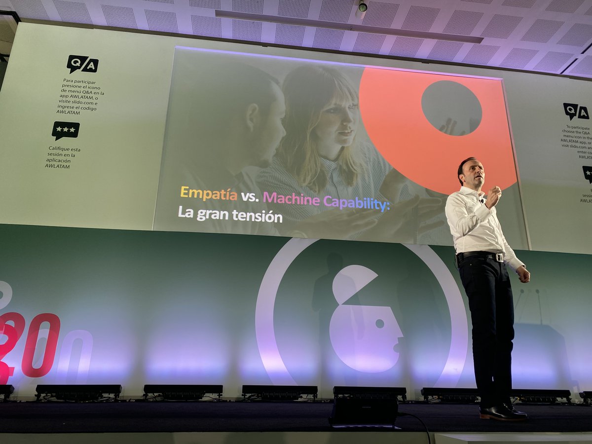 OMD_Mexico's tweet photo. "Debemos considerar y equilibrar la creatividad, la perspectiva, construcción de las marcas y ventas. ¿Para qué queremos tantos canales si sólo vamos a hablar de una cosa? Se nos ha olvidado la emocionalidad del ser humano". Juan Fernando Niño en Advertising Week Latam. https://t.co/MsfUV70njb