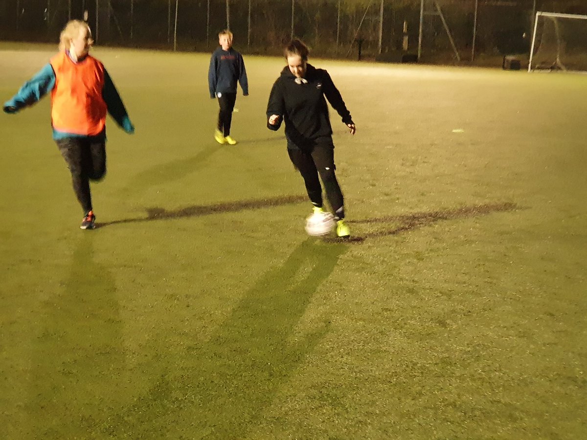 dreams_ladies's tweet photo. First training session for our brand new ladies team. Excellent group and an enjoyable session.
@dreams_ladies @PDFLUK @LadiesFootball @football @newfriendships @goodtimesahead @PillinZiggy @ChromaSport https://t.co/HnpkBIsj2r