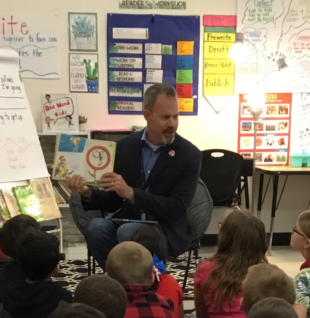 FreiheitLibrary's tweet photo. Thanks to today’s @FEScomal Seuss Week guest reader Mr. Tim Hennessee! (He’s a great reader-invite him to your school!📚) We appreciate the support of our CISD school board members @cisdnews #BetterTogether #ReadComal https://t.co/QZGDOo7AtH