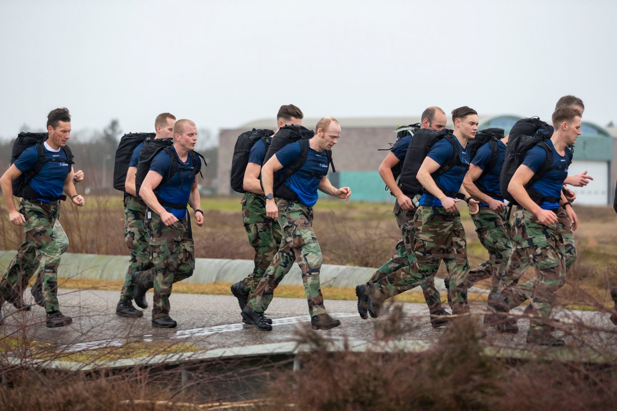 2020Wrs's tweet photo. Nog een maand tot de grote dag!
De dag waarop alle uren training uit moeten betalen om dat record te breken!
Wij hebben er vertrouwen in💪

#WRS2020 #KorpsMariniers https://t.co/n7StWIfkOx