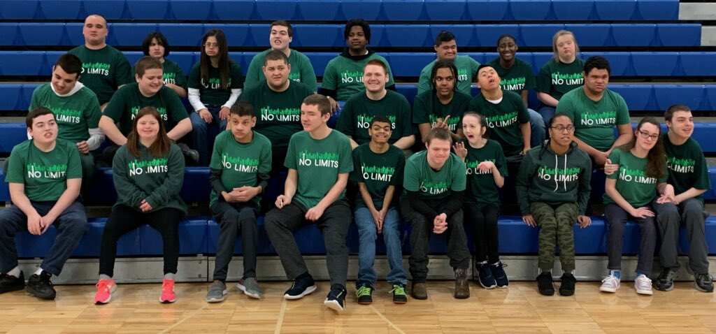 GlhsEss's tweet photo. Had a great day celebrating Spread the Word!! Thanks to all who came out and shared in the fun! #glhs #nolimits #SpreadTheWord https://t.co/mJpZUhRhP7