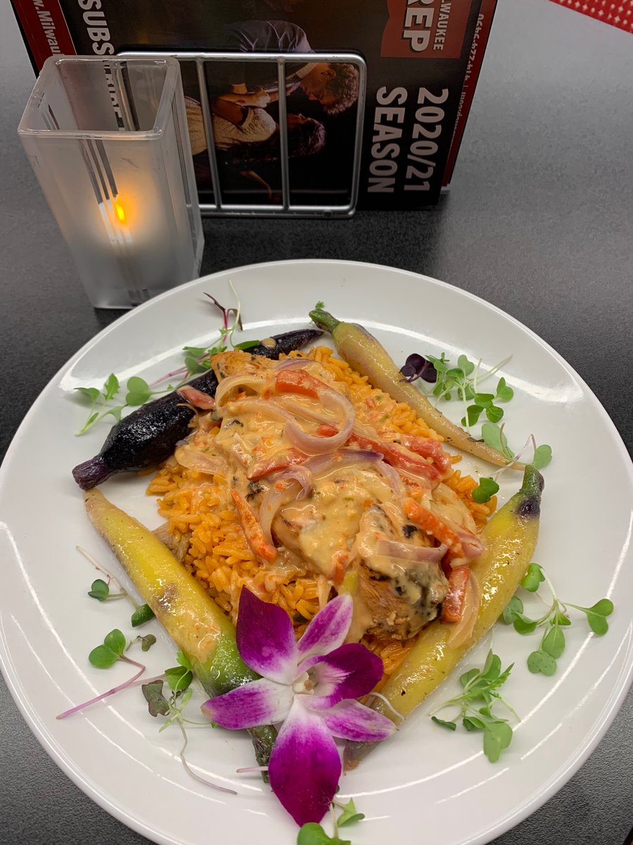 MKEStackner's tweet photo. Marinated Sofrito Chicken - Marinated Pan seared Amish Chicken Breast Topped with a Sofrito Cream Sauce w/ fresh Garlic, Fire Roasted Peppers, And Red Onions. Served on a bed of Spanish Rice and Sautéed Tri-Colored Carrots. https://t.co/9wN6tloePq