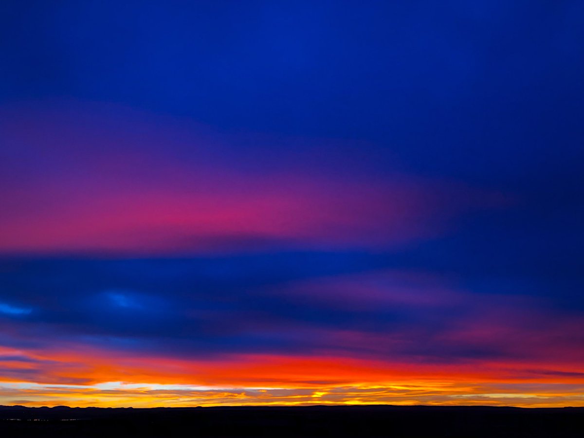Jxlz415's tweet photo. Can’t stop tweeting sunsets, they are so inspirational! Here’s another one from eastern Arizona near Saint Johns, (AZ). #sunsets #easternarizona #inspirational #arizona #sunsetdreaming https://t.co/mJmXu0gpth