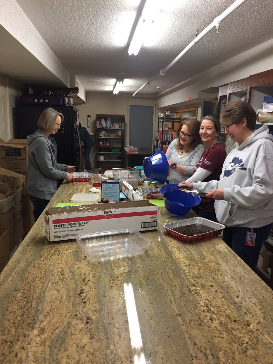 KingMama14's tweet photo. Working at Mission Southside with this group of rock stars!  Thanks to Mission Southside for giving us the opportunity. https://t.co/r9uJXGY1rw