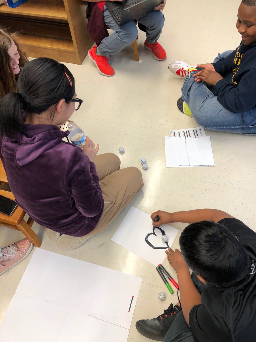 BobBoyce11's tweet photo. Ozobot wars at Pocomoke Middle. #afterschoolrocks https://t.co/I5ShrFwUJ9