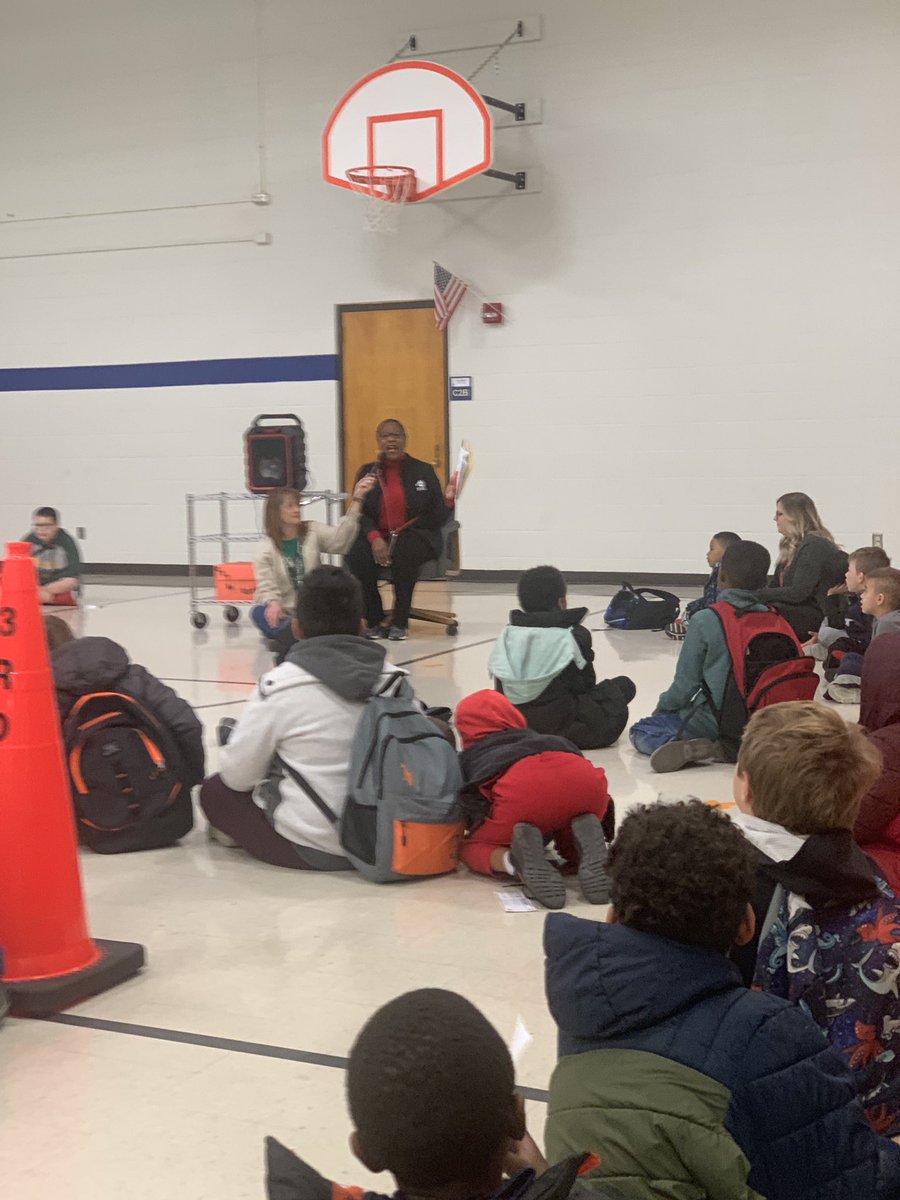 StevensinSTEM's tweet photo. We had a great green eggs and ham day! We started the morning with @AThompson259 reading to us during morning meeting. Then we got to enjoy some yummy cookies that she brought for our students! https://t.co/34kLZpLglM