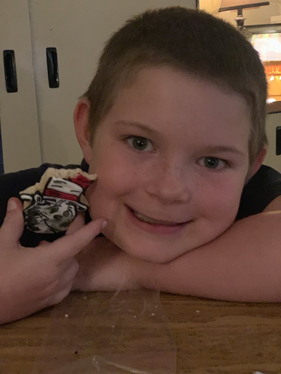 StevensinSTEM's tweet photo. We had a great green eggs and ham day! We started the morning with @AThompson259 reading to us during morning meeting. Then we got to enjoy some yummy cookies that she brought for our students! https://t.co/34kLZpLglM