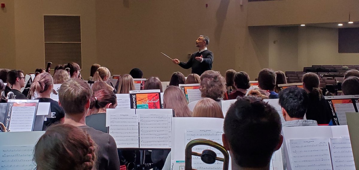 RoyalRegBand's tweet photo. 11 Harrisonville students got to work with one of the best directors in the region today, Dr. Joe Parisi.  MRVC honor band at 5 p.m. in Pleasant Hill. https://t.co/dISe6EbKQg