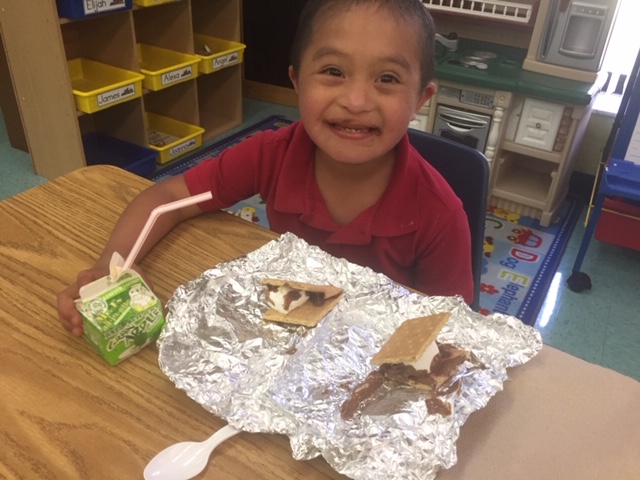 A BIG thank you to Miss Mitchell's class for inviting us to their solar cooked smores activity! The students had a great time helping each other prepare the treat. They were amazed at the results! #lovescience #makeitfun #weareallfriends @PrincipalLCE @MHoffman_AP