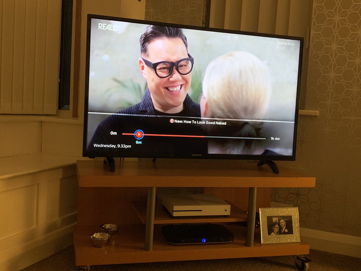 nankynoo72's tweet photo. @therealgokwan watching #howtolookgoodnaked 💗 https://t.co/iGgUFWnNNm