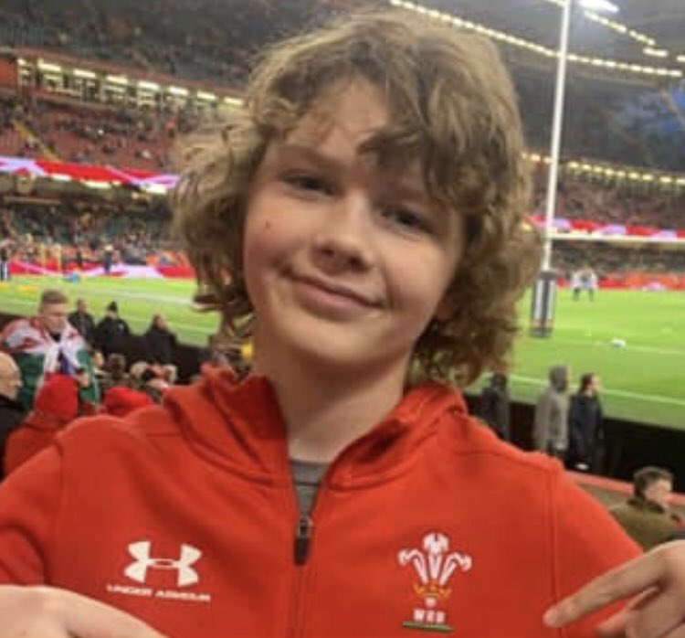 jroberts525's tweet photo. Dan had a fantastic day @pe_porth #PorthCommunitySchool meeting his @WelshRugbyUnion heroes @George_North @Gar_Davies9 @Revsprop1 Rob Evans and Dan Biggar. Huge thank you gentlemen, you really made Dan’s day. @nasrctbranch @CBluesCommunity @DisRugbyDC #JerseyForAll https://t.co/eZKywP4yaV