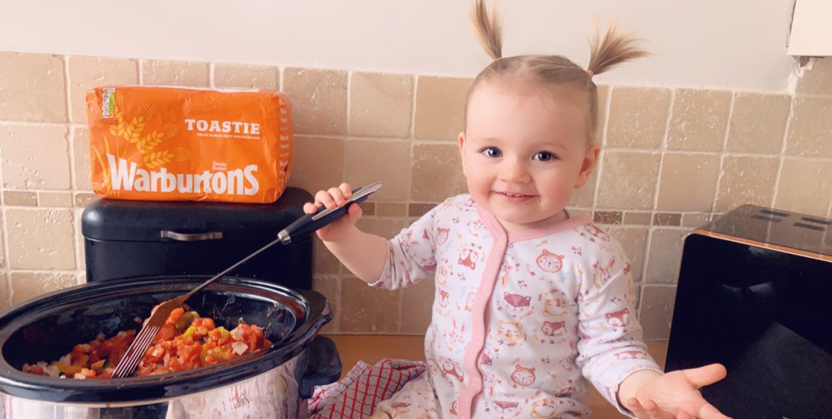 stephtwittorXX's tweet photo. @Warburtons new bread model? Maybe? #baby #babes #breadmodel #warbs #warburtons #warburtonsbread https://t.co/KKBWxFsKzs